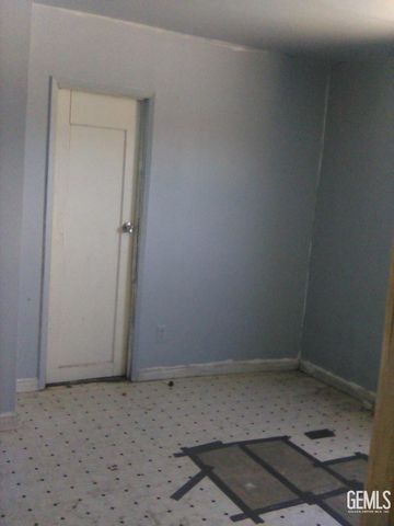 327 Olive Avenue, Taft, CA 93268