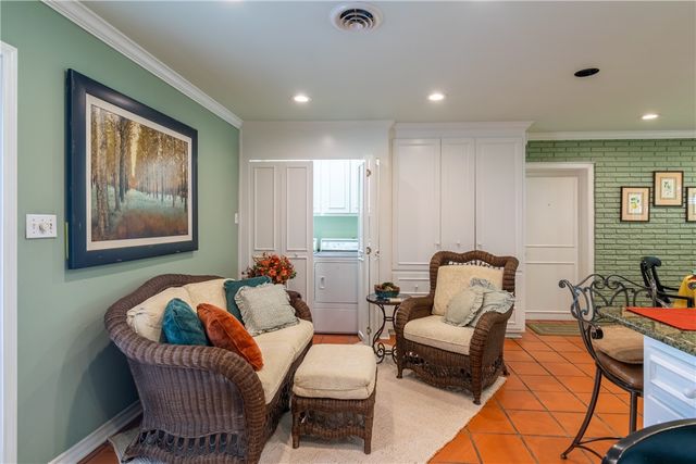 1821 Clare Dr, Alice, TX 78332