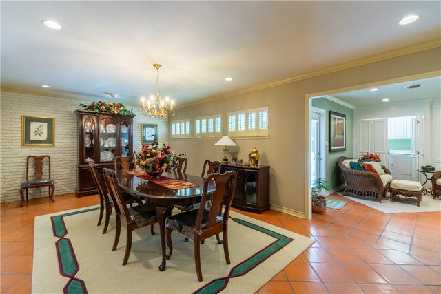 1821 Clare Dr, Alice, TX 78332
