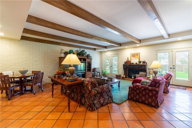 1821 Clare Dr, Alice, TX 78332