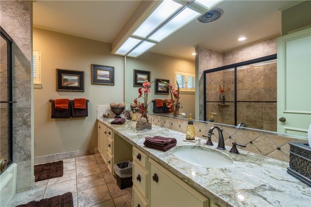 1821 Clare Dr, Alice, TX 78332