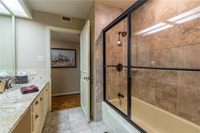 1821 Clare Dr, Alice, TX 78332