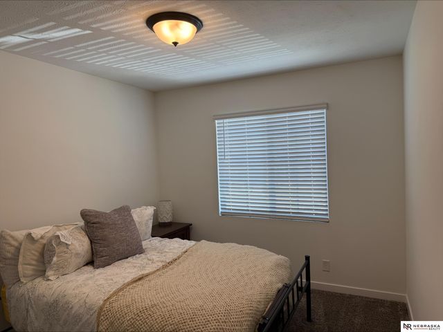 7902 N 113th Avenue, Omaha, NE 68142