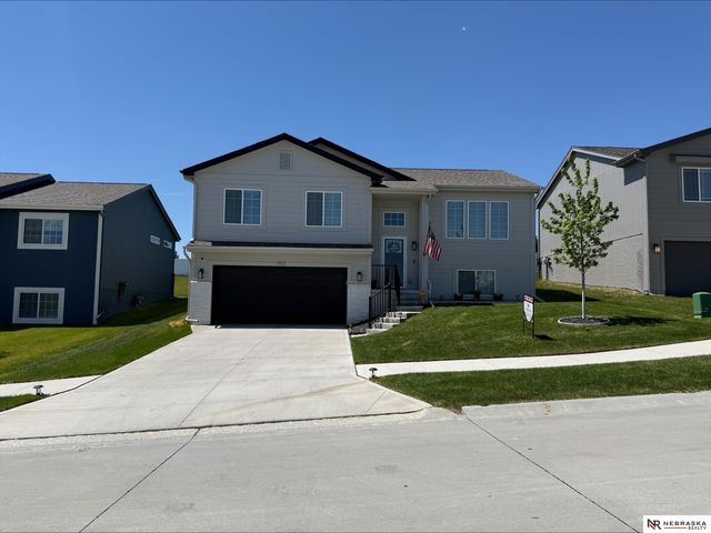 7902 N 113th Avenue, Omaha, NE 68142