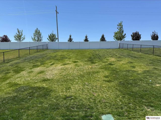 7902 N 113th Avenue, Omaha, NE 68142