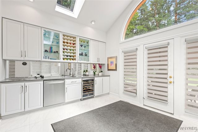 36 South Woodside Lane, Amherst, NY 14221