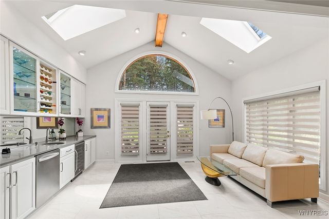 36 South Woodside Lane, Amherst, NY 14221