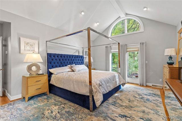 36 South Woodside Lane, Amherst, NY 14221