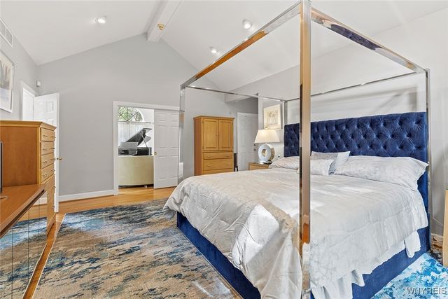 36 South Woodside Lane, Amherst, NY 14221