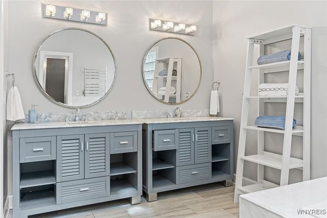 36 South Woodside Lane, Amherst, NY 14221