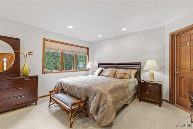 36 South Woodside Lane, Amherst, NY 14221