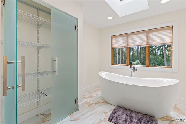 36 South Woodside Lane, Amherst, NY 14221