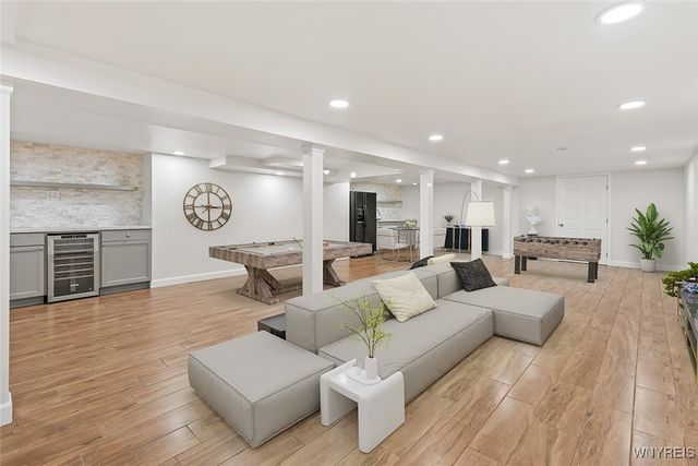 36 South Woodside Lane, Amherst, NY 14221