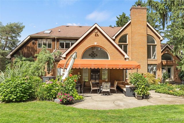 36 South Woodside Lane, Amherst, NY 14221