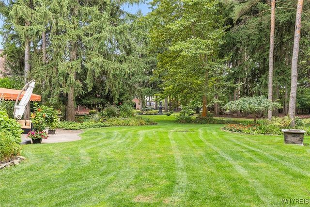 36 South Woodside Lane, Amherst, NY 14221