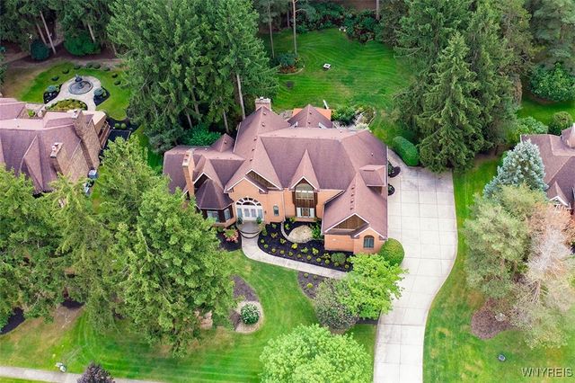 36 South Woodside Lane, Amherst, NY 14221