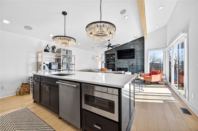 45 S Happy Hollow Road, Fayetteville, AR 72701