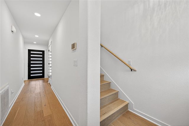 45 S Happy Hollow Road, Fayetteville, AR 72701