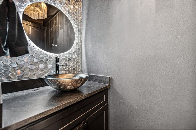 45 S Happy Hollow Road, Fayetteville, AR 72701