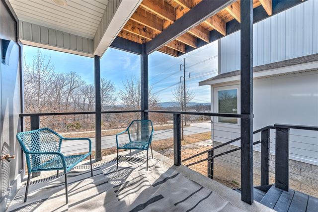 45 S Happy Hollow Road, Fayetteville, AR 72701