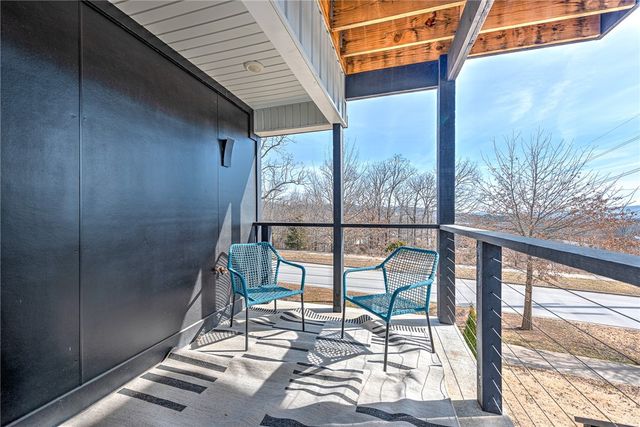 45 S Happy Hollow Road, Fayetteville, AR 72701