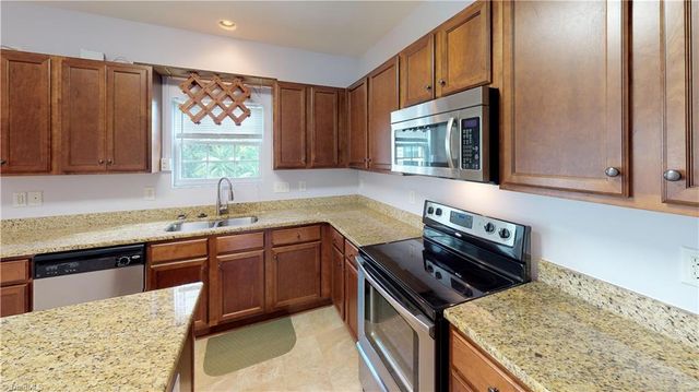 2771 Timber Cove Lane, Winston-salem, NC 27127