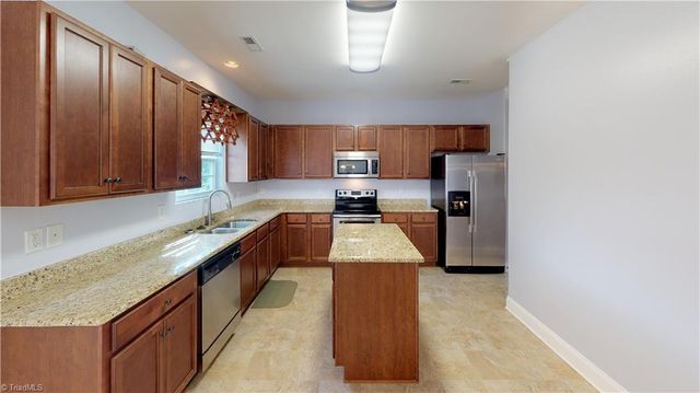 2771 Timber Cove Lane, Winston-salem, NC 27127