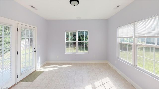 2771 Timber Cove Lane, Winston-salem, NC 27127