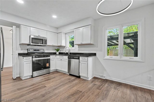 6536 Duneden Avenue, Solon, OH 44139