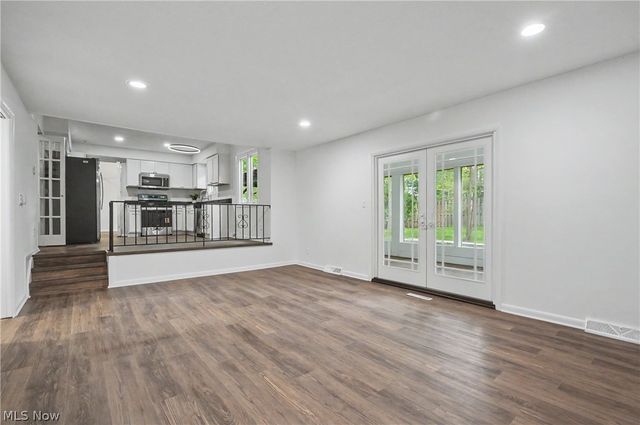 6536 Duneden Avenue, Solon, OH 44139