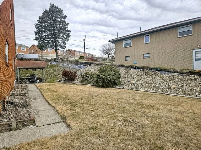 244 Stardust Drive, Wintersville, OH 43953