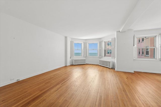 5555 N SHERIDAN Road 1017, Chicago, IL 60640