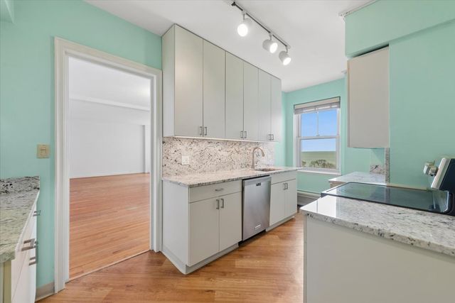 5555 N SHERIDAN Road 1017, Chicago, IL 60640