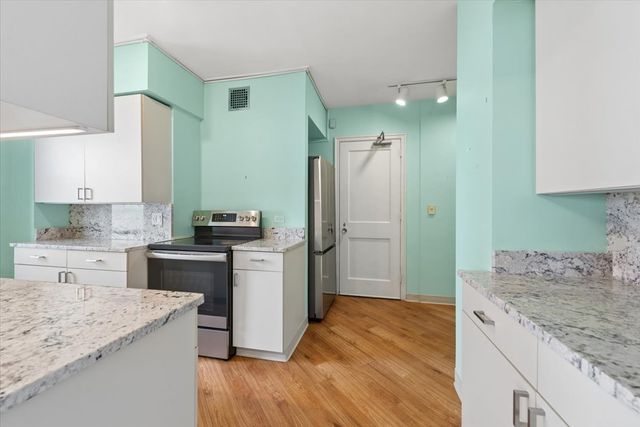 5555 N SHERIDAN Road 1017, Chicago, IL 60640