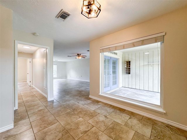 217 Mary Ann Drive, Friendswood, TX 77546