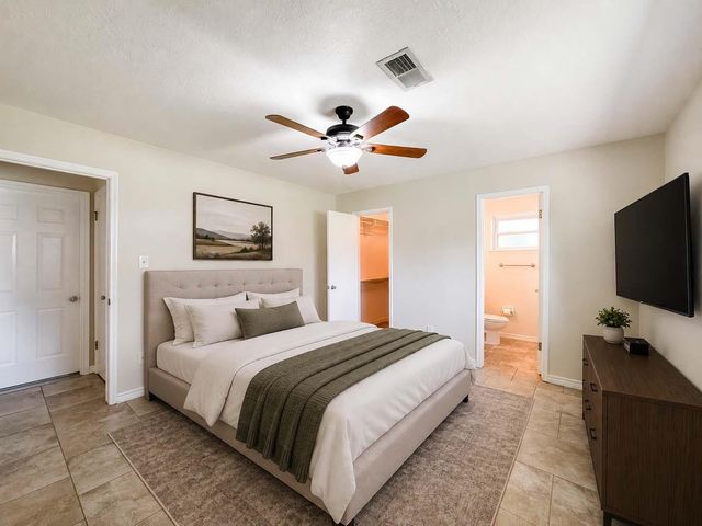 217 Mary Ann Drive, Friendswood, TX 77546