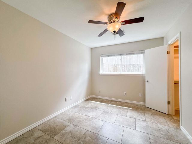 217 Mary Ann Drive, Friendswood, TX 77546