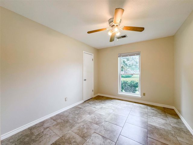 217 Mary Ann Drive, Friendswood, TX 77546