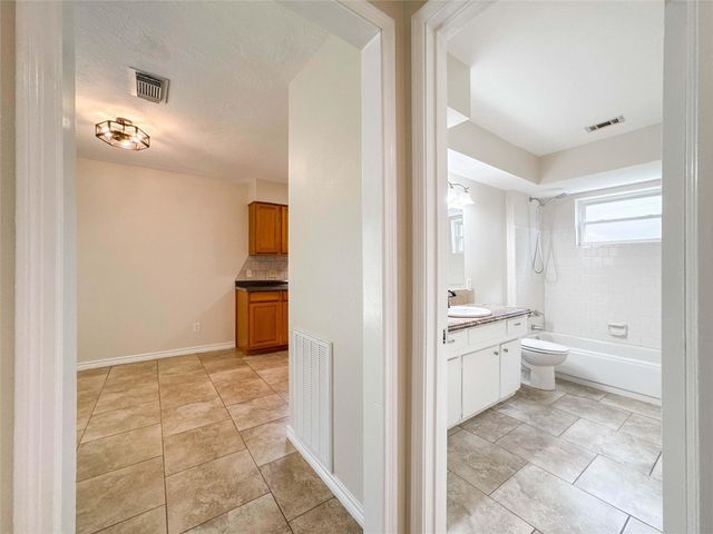 217 Mary Ann Drive, Friendswood, TX 77546