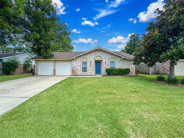 217 Mary Ann Drive, Friendswood, TX 77546