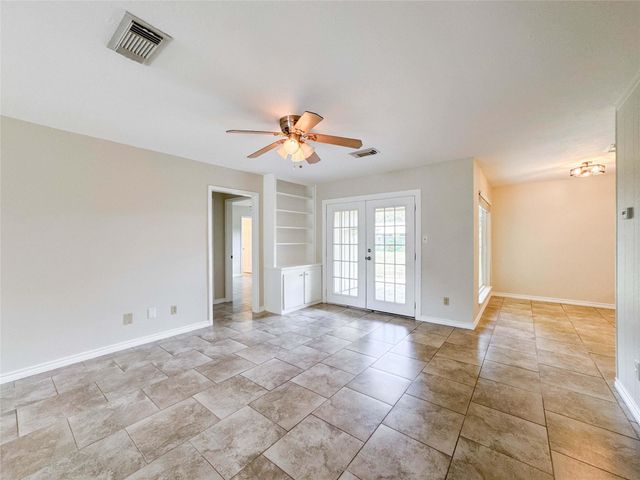 217 Mary Ann Drive, Friendswood, TX 77546