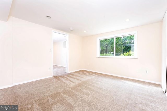 1418 THORNDEN RD, Rockville, MD 20851