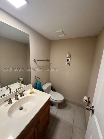 1830 Embassy Dr 118, West Palm Beach, FL 33401