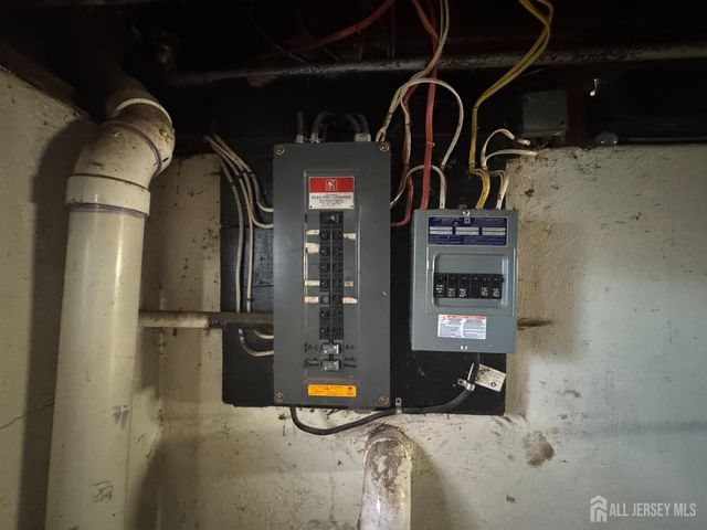 30 S 5th Avenue, Highland Park, NJ 08904