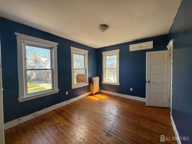 30 S 5th Avenue, Highland Park, NJ 08904