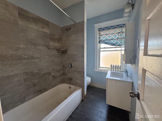 30 S 5th Avenue, Highland Park, NJ 08904