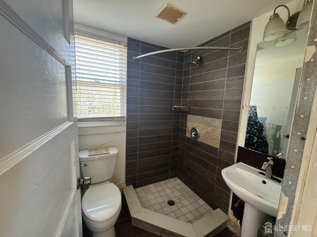 30 S 5th Avenue, Highland Park, NJ 08904