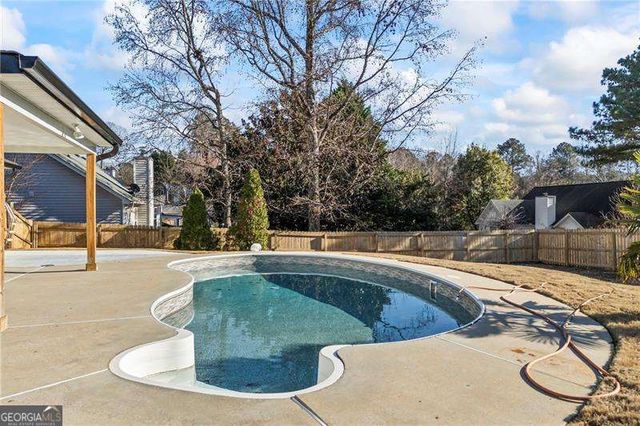 367 Ayelsbury Court, Sugar Hill, GA 30518