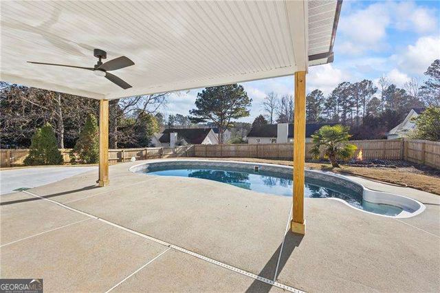 367 Ayelsbury Court, Sugar Hill, GA 30518