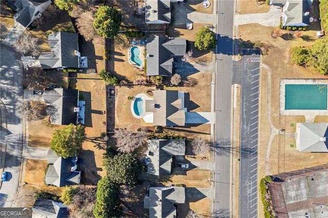 367 Ayelsbury Court, Sugar Hill, GA 30518